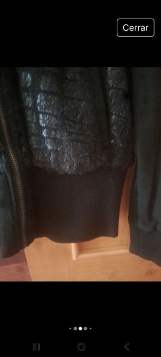 Bomber negra con cremallera