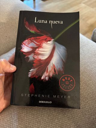 Luna nueva (Saga Crepúsculo 2)