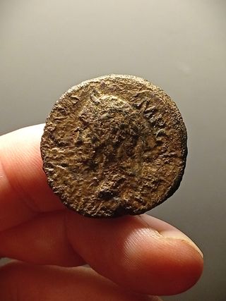 Moneda romana - As Vitelio VICTORIA AVGVSTI 