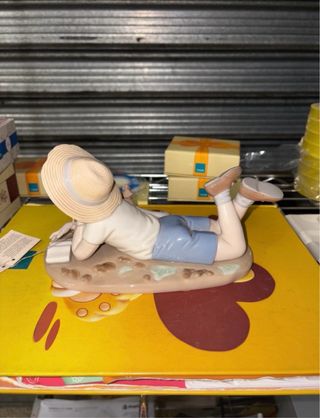 Bambino con cane Nadal statuetta