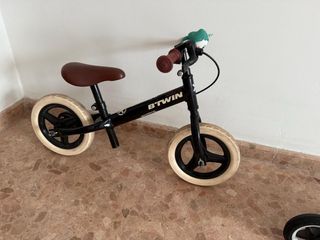 Bicicleta de equilibrio Btwin negra
