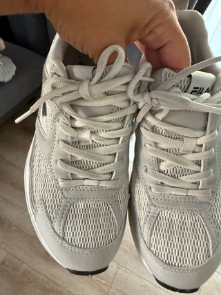 Zapatillas Fila Mujer Gris y Blanco
