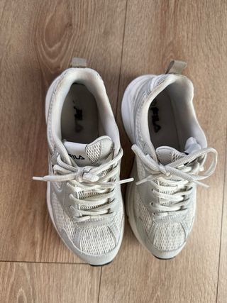 Zapatillas Fila Mujer Gris y Blanco
