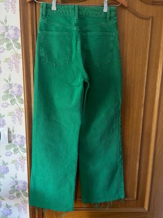 Pantalón vaquero ancho verde Zara