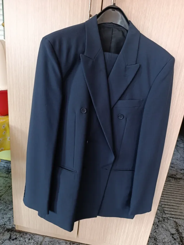 Traje de hombre azul oscuro talla M