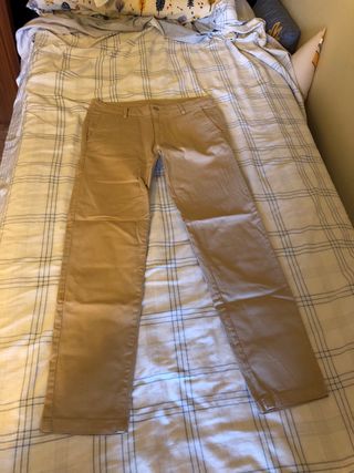 Pantalón chino Zara beige