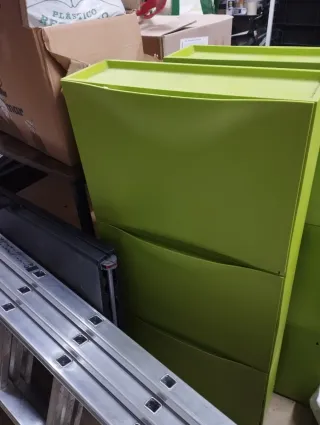 Scarpiere da parete in plastica verde Ikea
6 moduli 30e