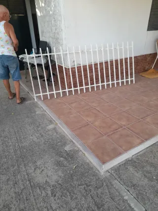 Reja metálica blanca