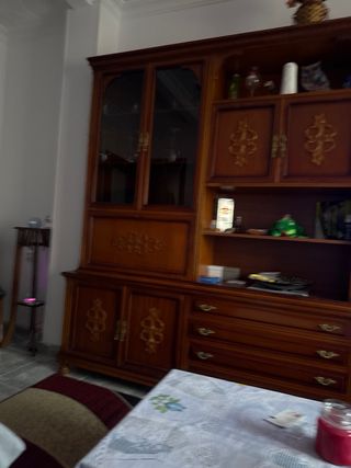 Mobili da soggiorno in legno e vetro