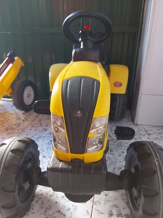 Tractor a pedales con remolque