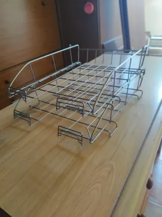 Bandejas de escritorio metálicas plateadas