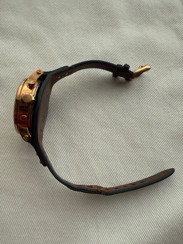 Reloj Fossil Negro y Dorado