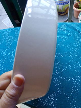 Fuente ovalada de porcelana blanca