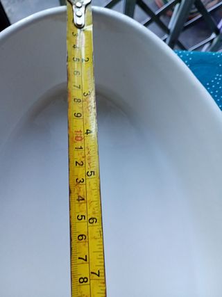 Fuente ovalada de porcelana blanca