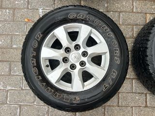 Llantas Mitsubishi Montero V80 
6 tornillos 