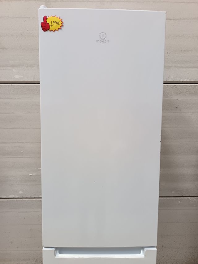 FRIGORÍFICO INDESIT 2,03m A++