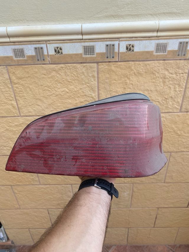 Piloto trasero Peugeot 106