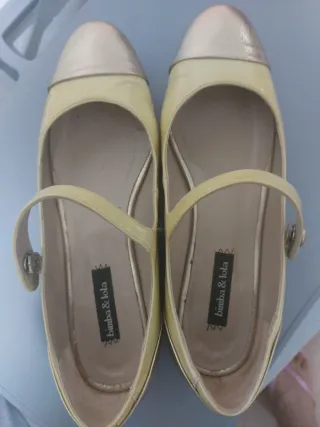 Zapatos francesitas Bimba & Lola dorados y amarill