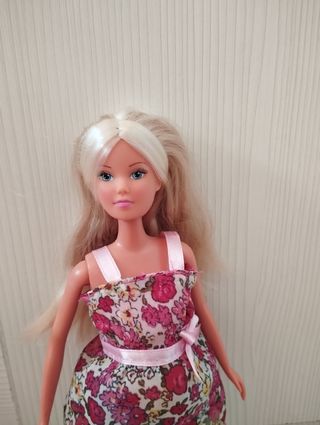 Muñeca embarazada con bebé