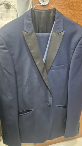 Traje de ceremonia azul marino