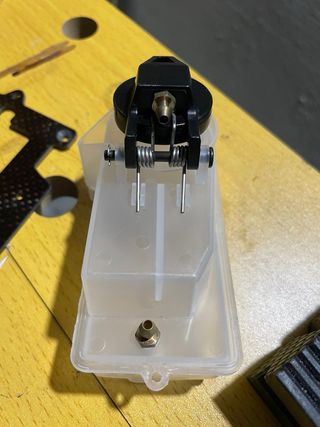 Piastra carbonio e serbatoio Kyosho RRR nuovi
