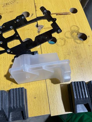 Piastra carbonio e serbatoio Kyosho RRR nuovi