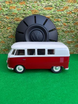 Volkswagen Combi (1966) – Escala 1:19 – Solido