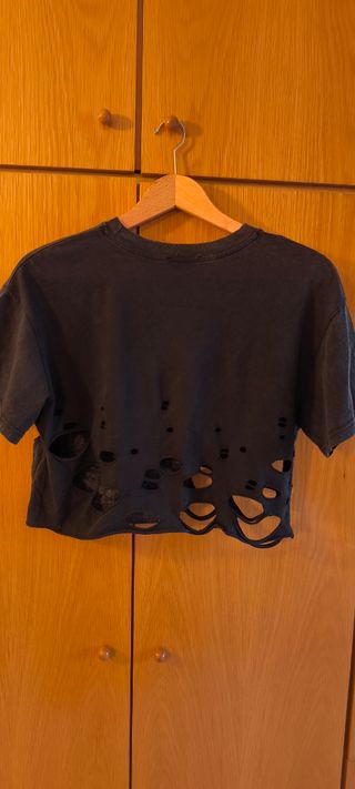 Camiseta Crop Top Tiburón Ripped