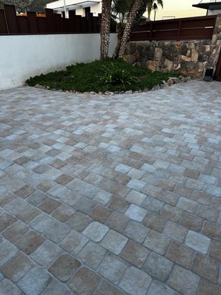 Rachola exterior tipo adoquín
