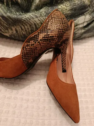 Zapatos Raid & Be tacón marrón