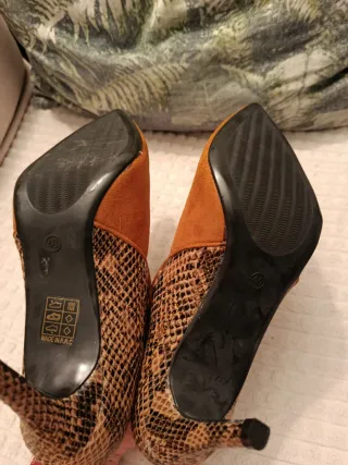 Zapatos Raid & Be tacón marrón
