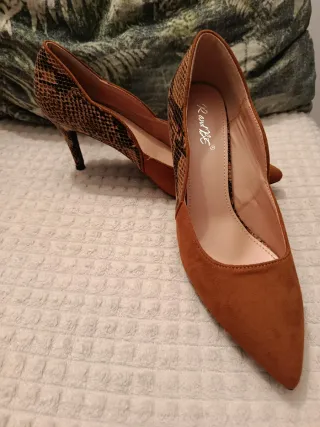 Zapatos Raid & Be tacón marrón