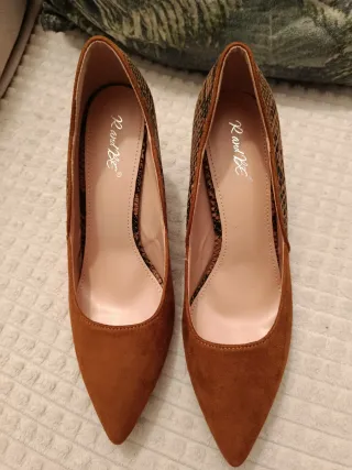 Zapatos Raid & Be tacón marrón