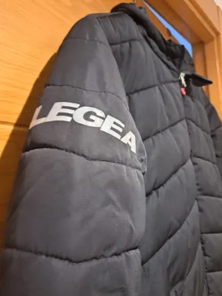 Cazadora Legea Negra con Capucha

