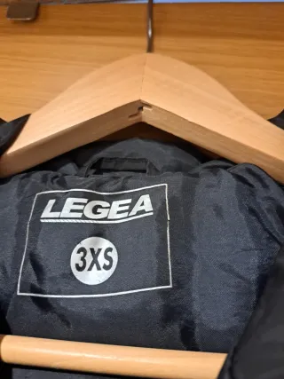 Cazadora Legea Negra con Capucha