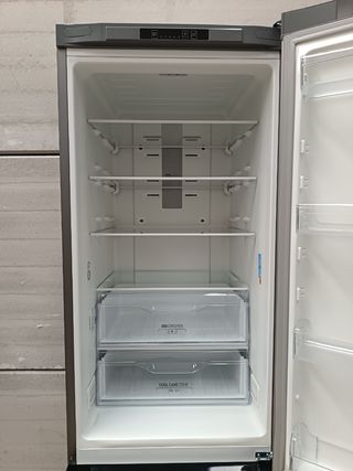 FRIGORÍFICO INDESIT 2,03m A++