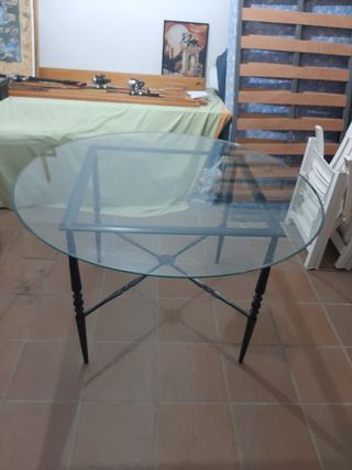 Mesa redonda forja y cristal