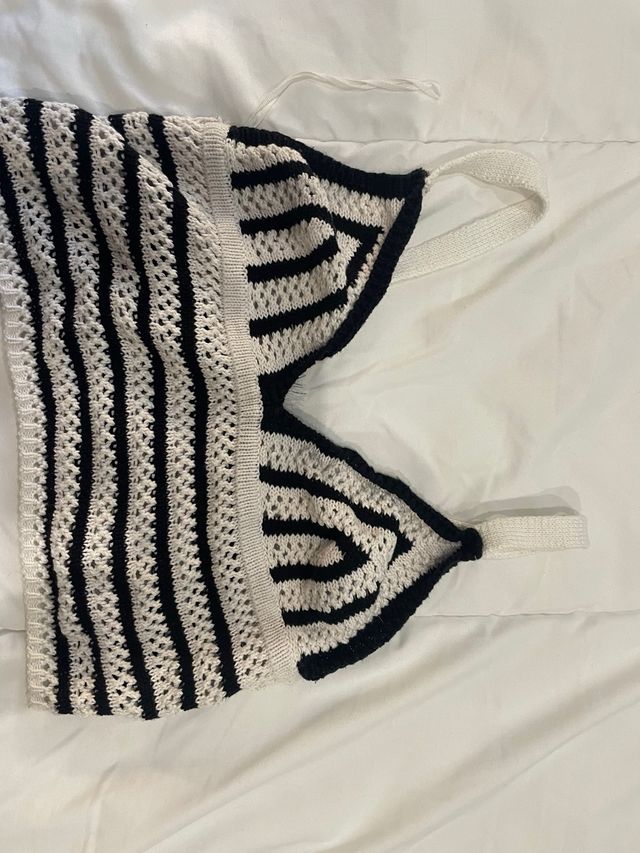 Top de croché rayas blancas y negro