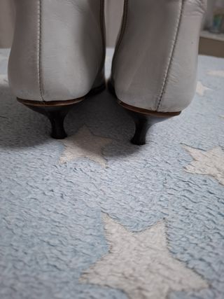 Botines de piel blancos