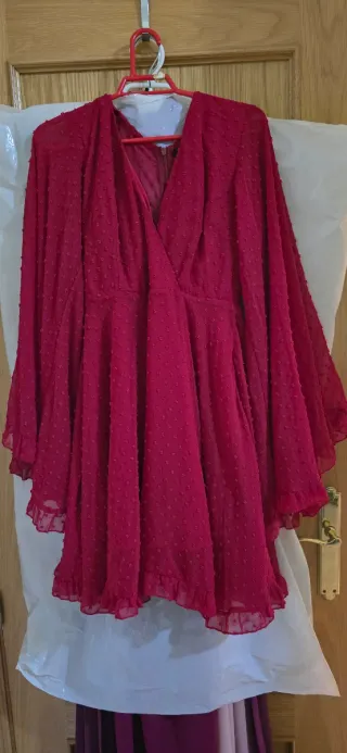 Vestido rojo con manga murciélago