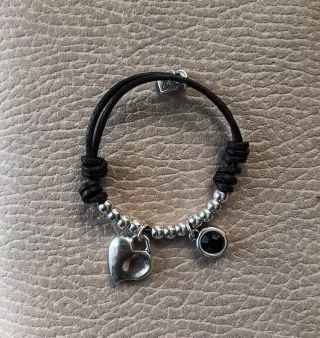 Pulsera Uno de 50 Corazón y Piedra Negra