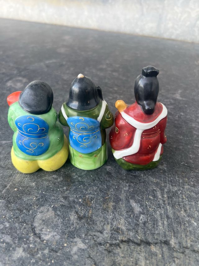 Figuras de cerámica decorativas