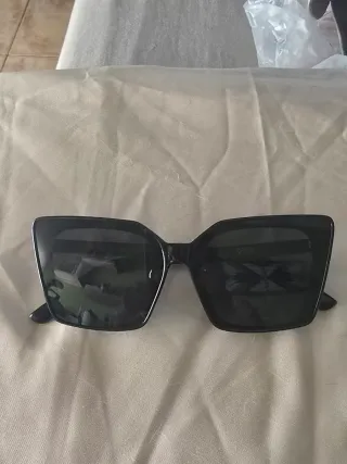 Gafas de sol negras
