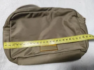 Dos bolsos Bimba y Lola azul y beige