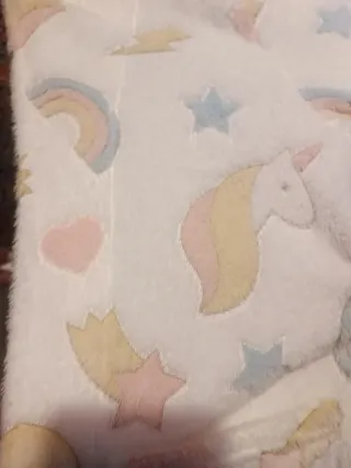 Bata infantil unicornios y estrellas