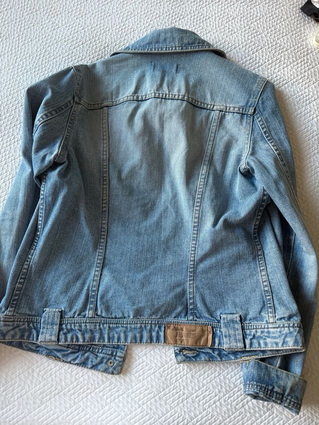 Cazadora tejana vaquera