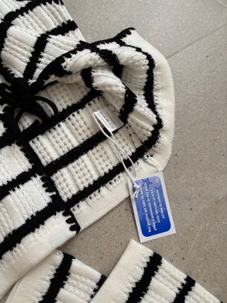 Conjunto de punto rayas blanco y negro