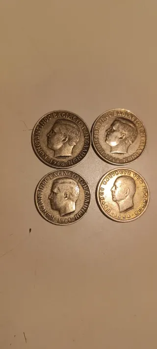 4 monedas griegas 5 y 10 Dracmas