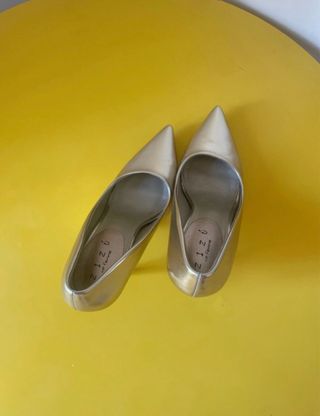 Tacchi oro eleganti