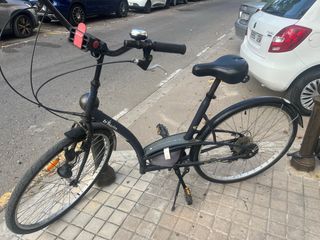 Bicicleta de paseo Btwin negra